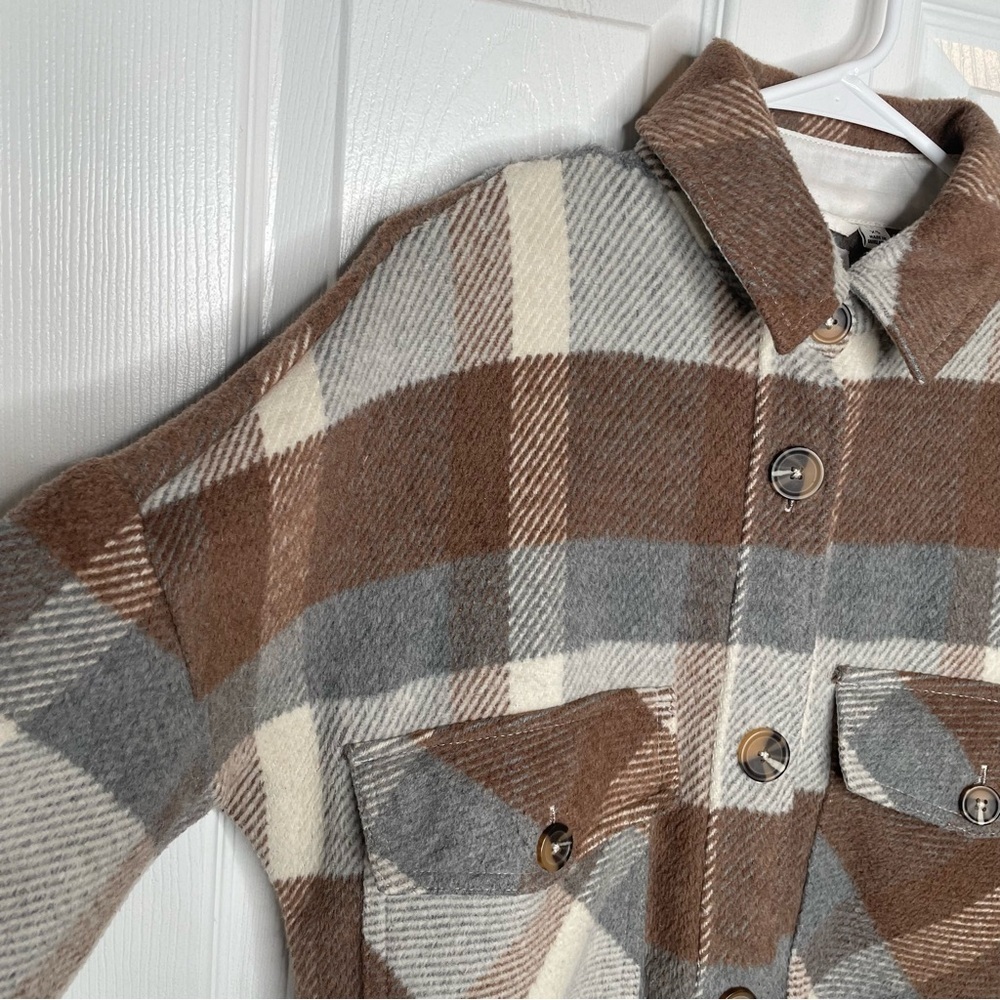 Evereve Raye Plaid Longline Shacket Preppy Academia in Brown/Gray/White XS - Picture 7 of 16